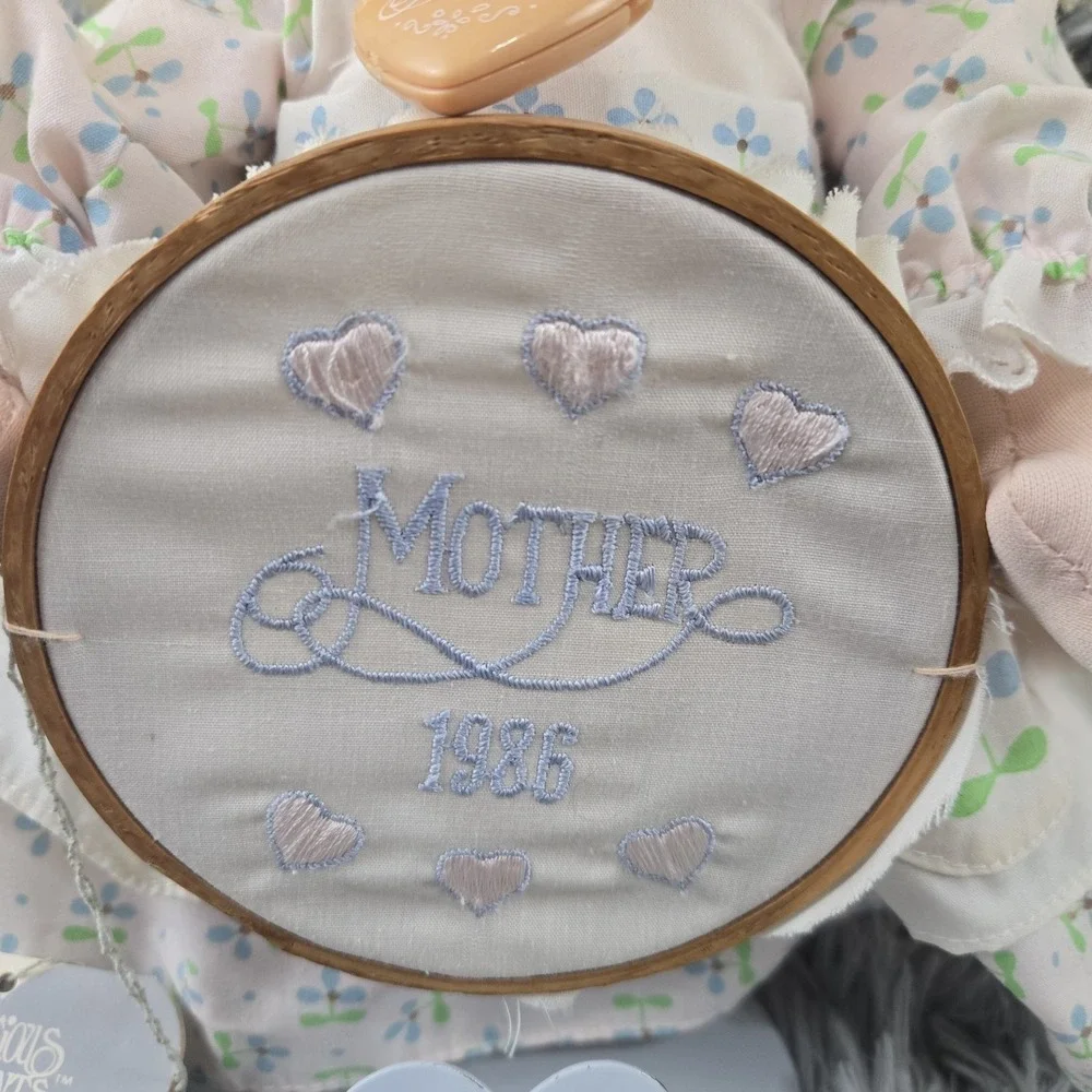 Collectible‎ Precious Moments Mother 1986 